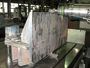 機械加工作業中です。
